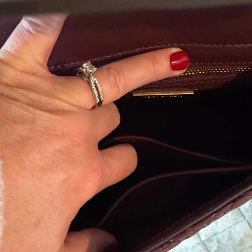 Tory Burch Elegant Burgundy Quilted Shoulder Bag with adjustable strap - Picture 10 of 14